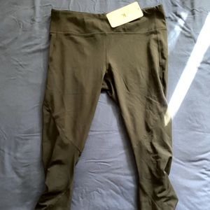 Fabletic’s Leggings